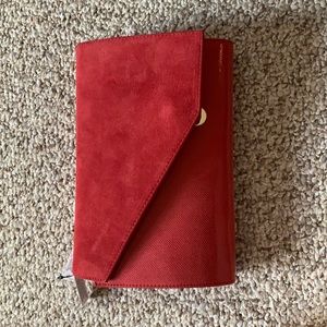 WHITE HOUSE BLACK MARKET | Clutch